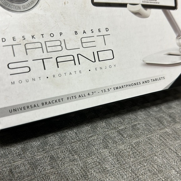 Desktop based tablet stand. Universal bracket fits 4.7 inch to 13 inch devices. - Picture 2 of 5